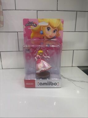Nintendo Princess Peach Super Smash Bros amiibo Figure